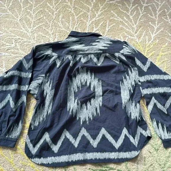 Pilcro Southwestern pattern button up loose fit top small - Picture 3 of 8